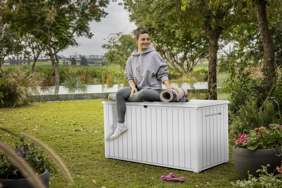 170 Gallon Deck Box - White