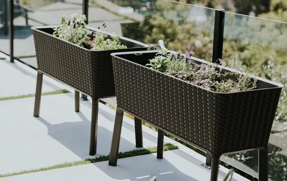 Splendor 31.7 Gallon Elevated Garden Bed - Brown