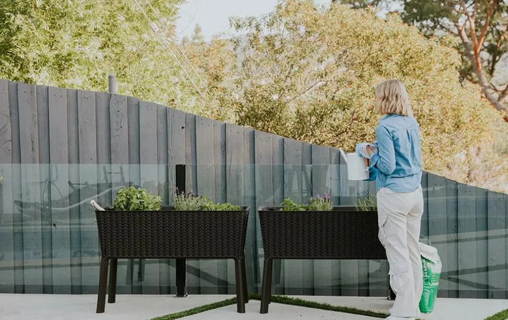 Splendor 31.7 Gallon Elevated Garden Bed - Brown