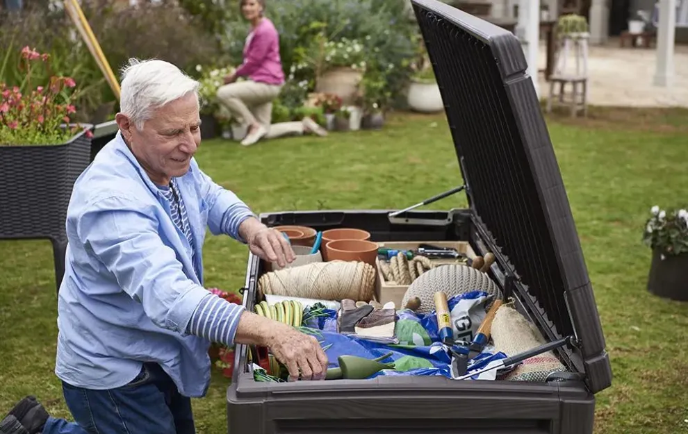 Sumatra 135 Gallon Deck Box - Brown